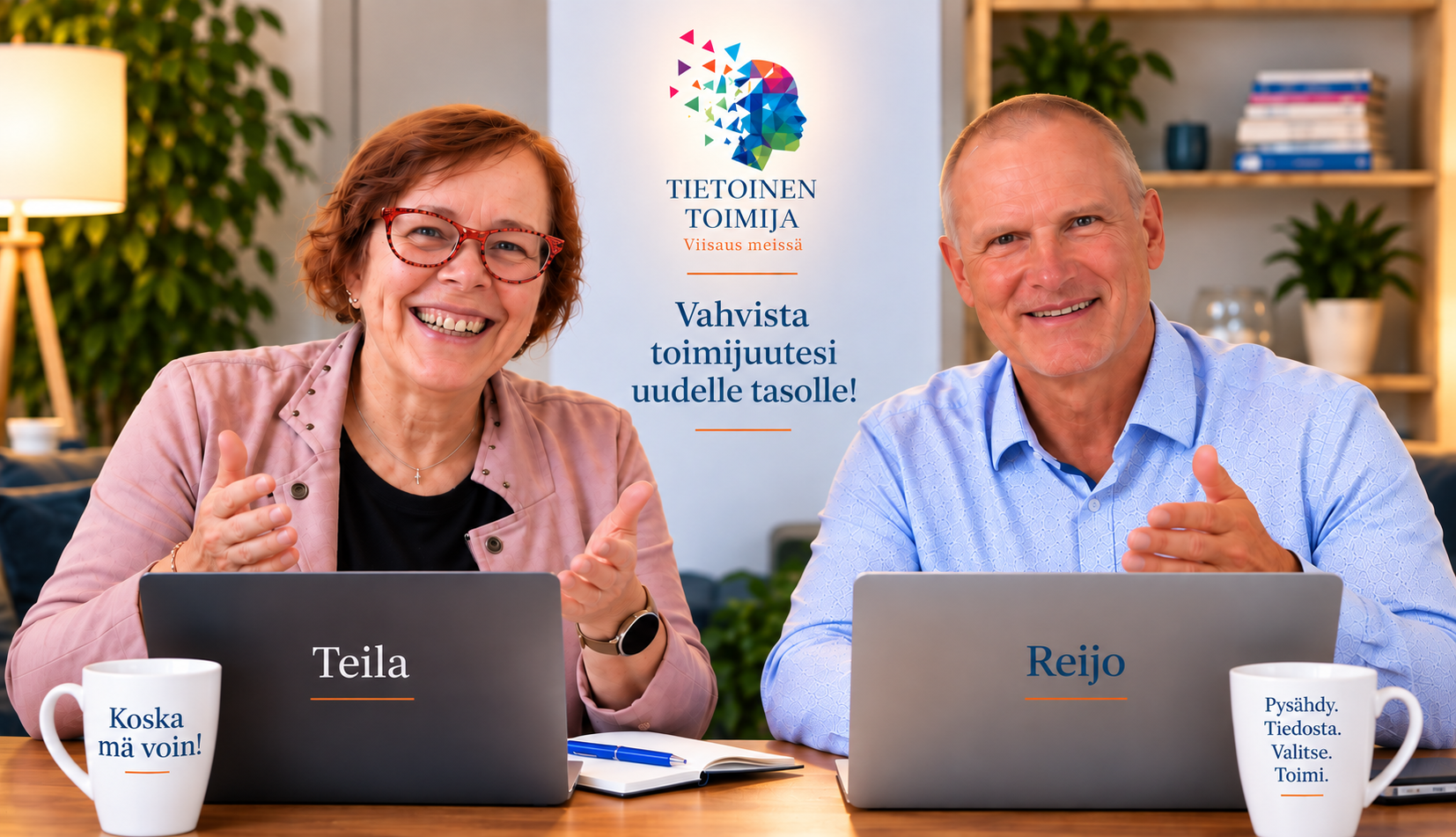 Koska mä voin -valmennuksen valmentajat Teila Tanner-Heikkilä ja Reijo Mylläri verkkovalmennuksen äärellä.